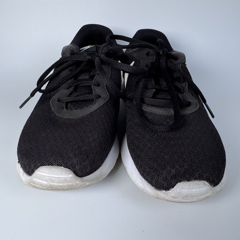 Nike Tanjun Running Shoes Black White 812655-011 Women’s 8 Lightweight Sneaker - Picture 2 of 9